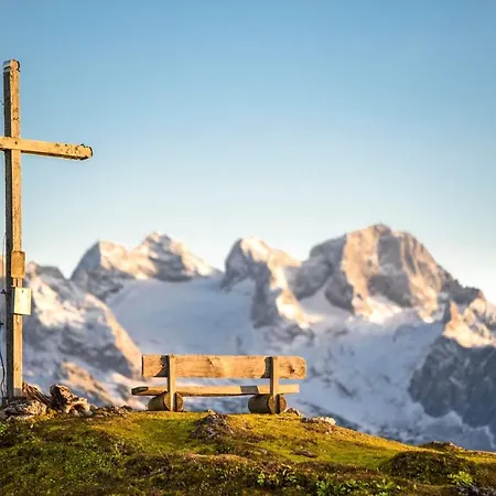 Dachsteinwest, Ski-in Ski-out Luxury Apartment, Free Parkplatz アパート