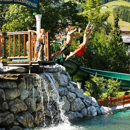 Dachsteinwest, Ski-in Ski-out Luxury Apartment, Free Parkplatz ルスバッハ・アム・パス・クシュット