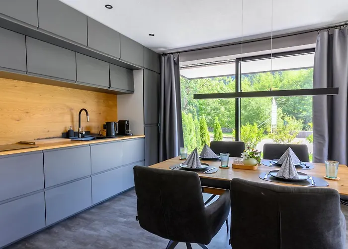 Apartment Dachsteinwest, Ski-in Ski-out Luxury Apartment, Free Parkplatz *